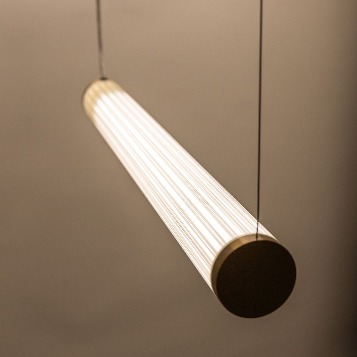 1234 COMO LAMPA WISZĄCA MOSIĄDZ