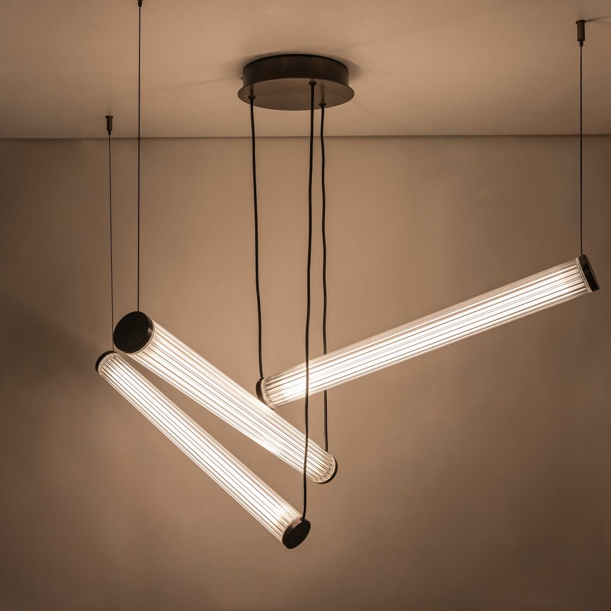 1238 COMO LAMPA WISZĄCA TYTAN