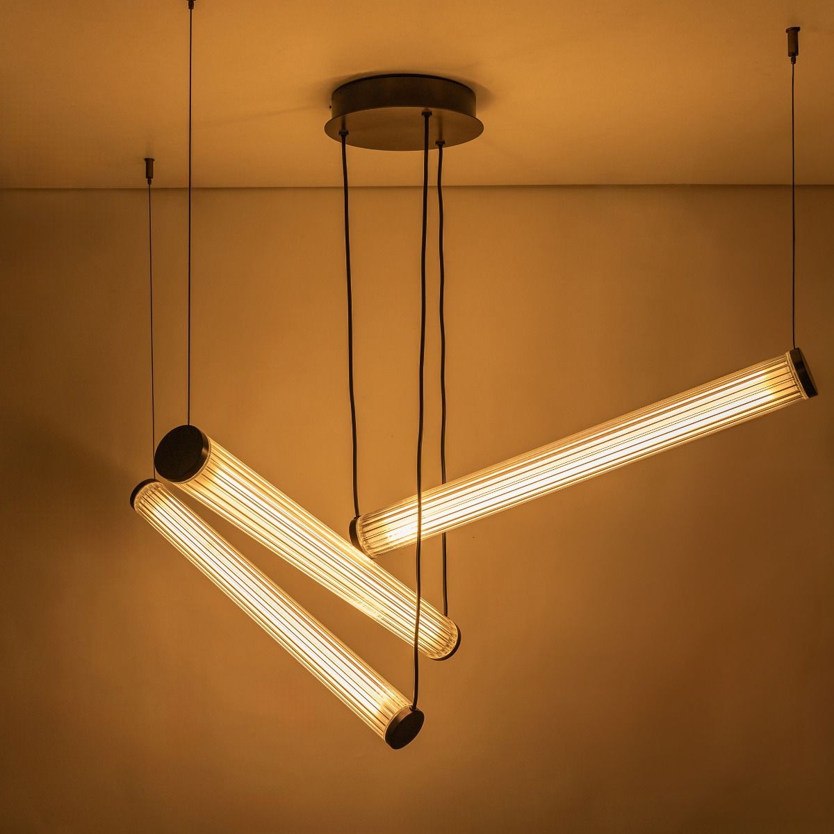 1238 COMO LAMPA WISZĄCA TYTAN