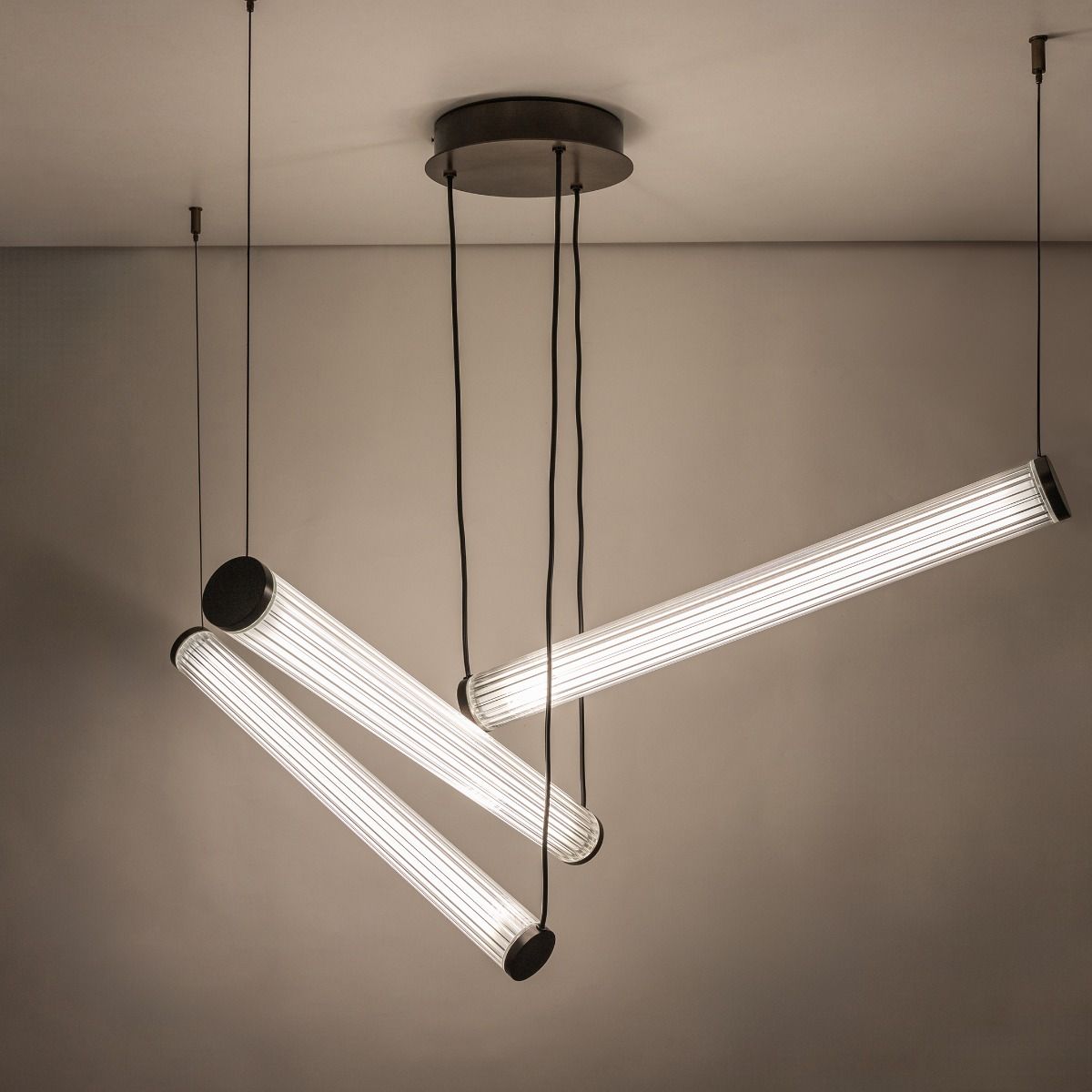 1238 COMO LAMPA WISZĄCA TYTAN